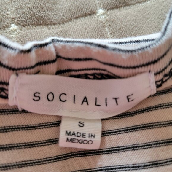 Striped Sleeveless Twist Front Top - Picture 2 of 3